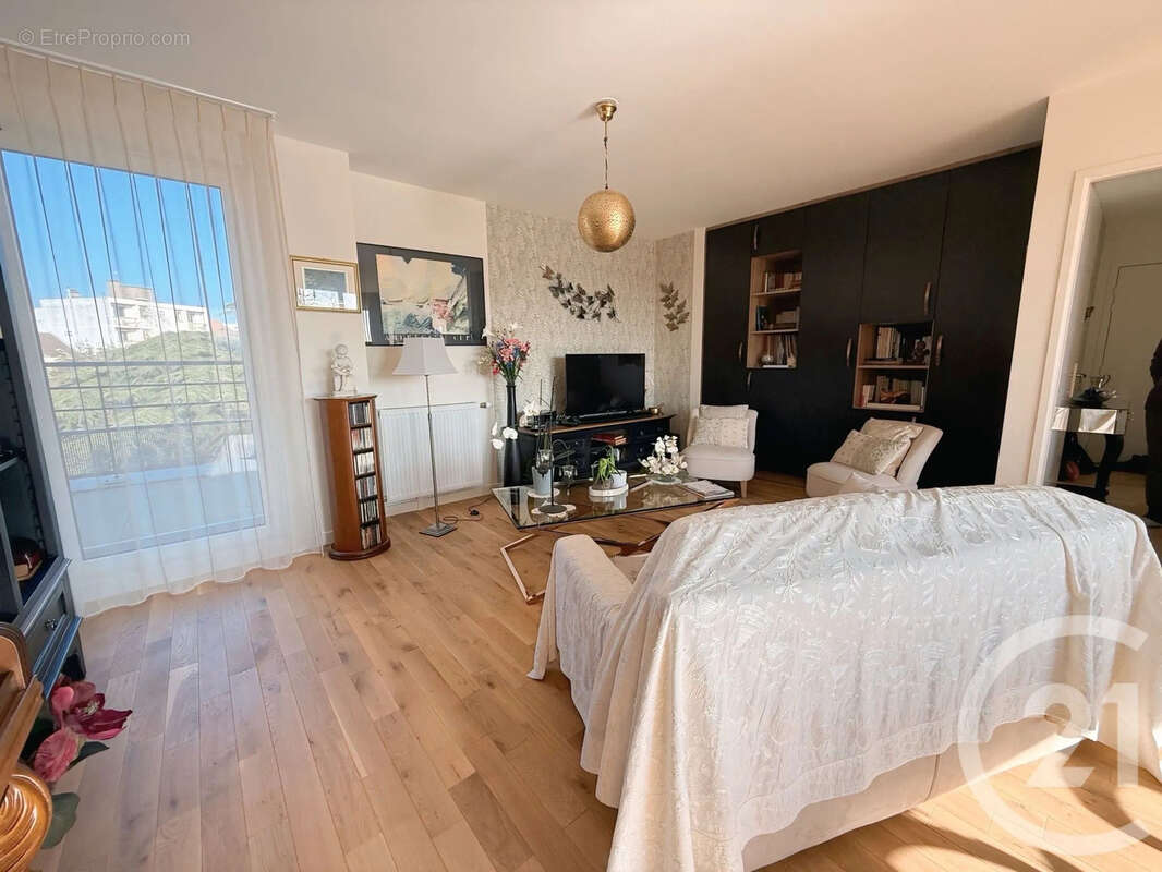 Appartement à SAINT-MAUR-DES-FOSSES