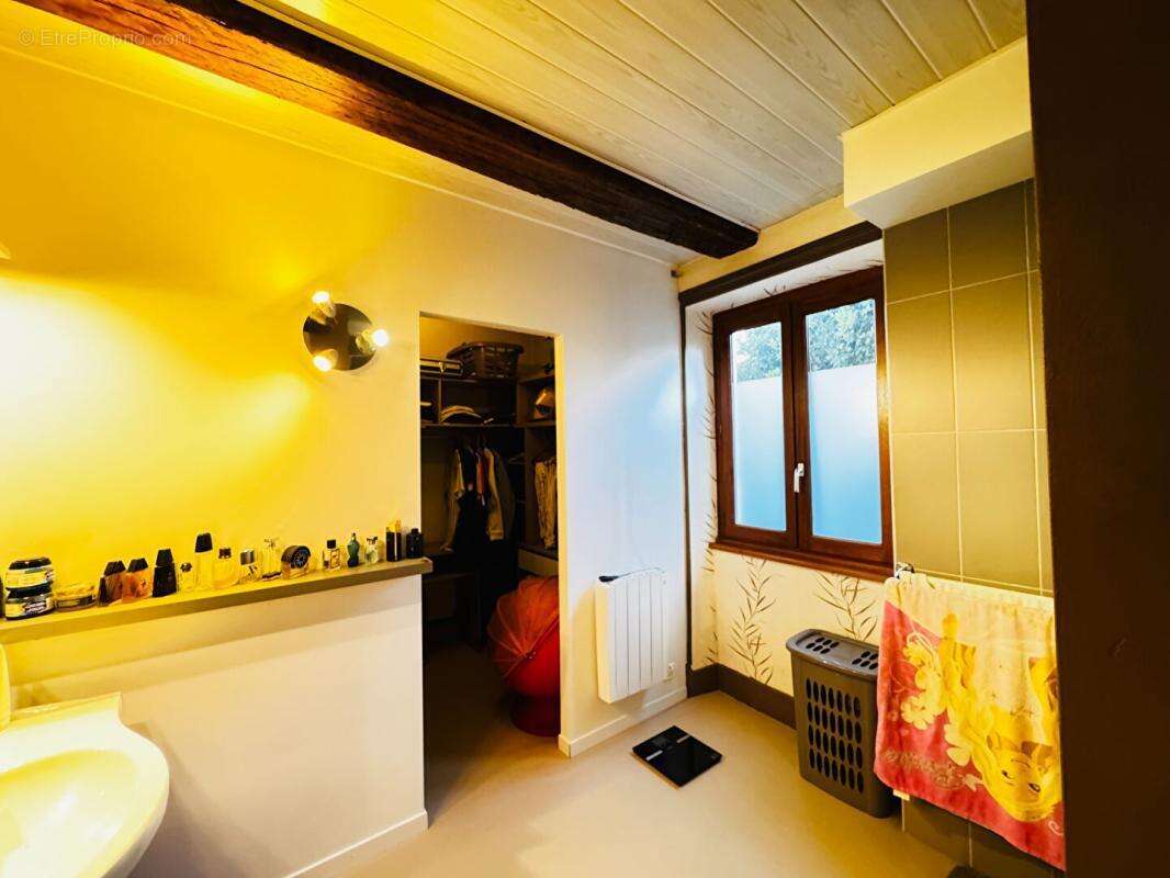 Appartement à SAINT-HAON-LE-CHATEL