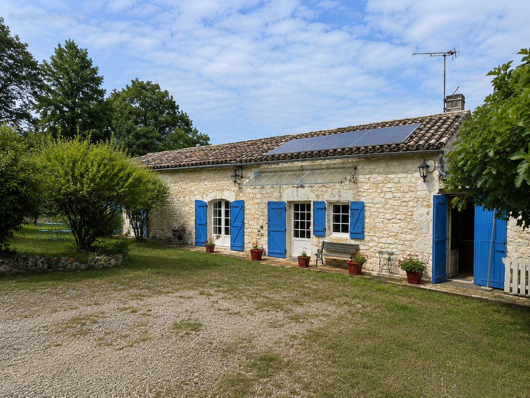 Maison à MONTAIGU-DE-QUERCY