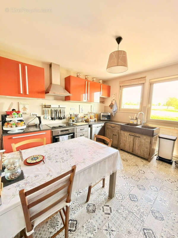 Maison à PREVESSIN-MOENS