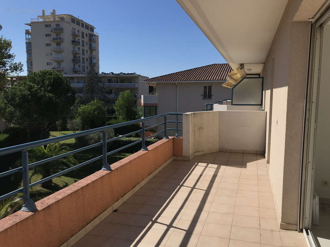 Appartement 2 pieces de 43 m2 a frejus vendu loue - photo 2