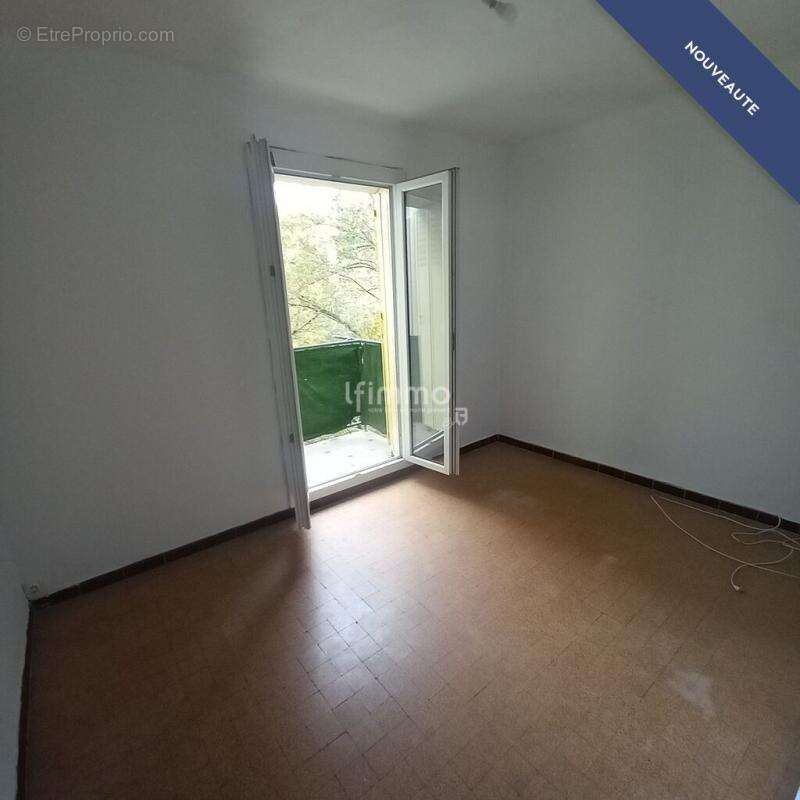 Appartement à MARSEILLE-4E