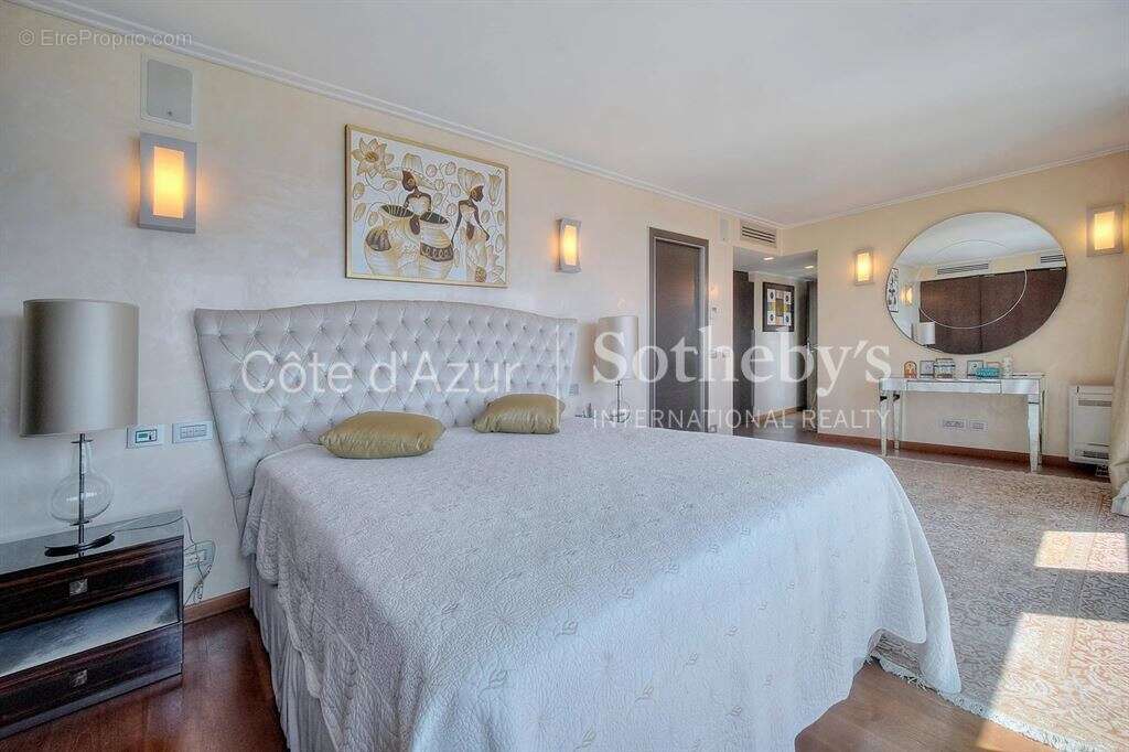 Appartement à ROQUEBRUNE-CAP-MARTIN