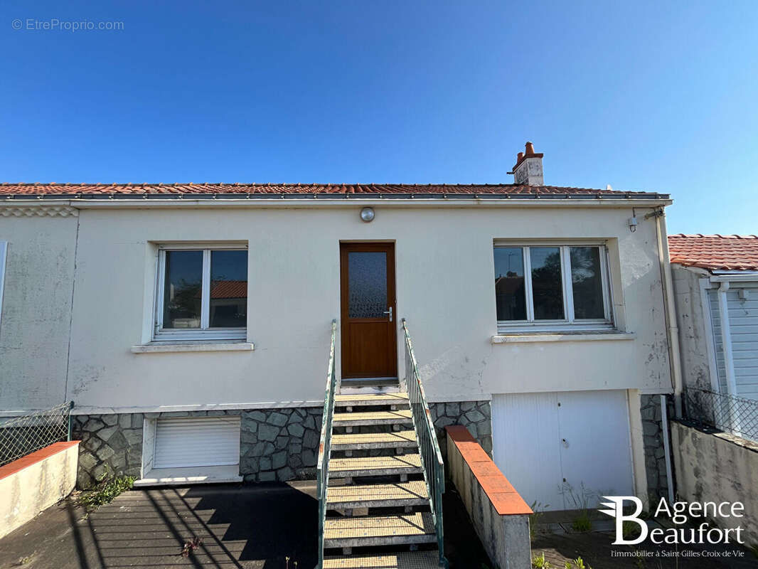 Ensemble immobilier - St Gilles Croix de VIe - photo 3