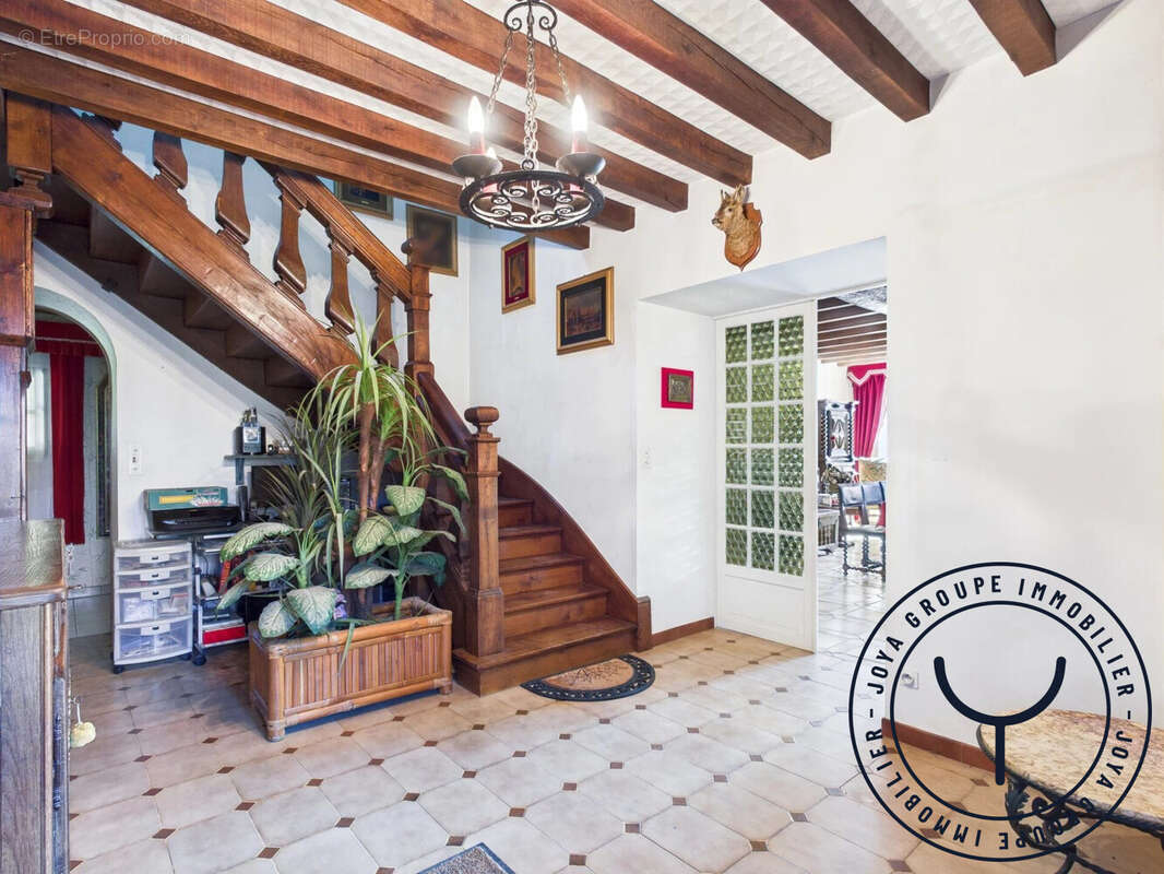Maison 310 m² à Saint-Benoist-Sur-Vanne  - photo 2