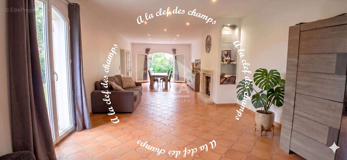Maison à SAINT-REMY-LES-CHEVREUSE