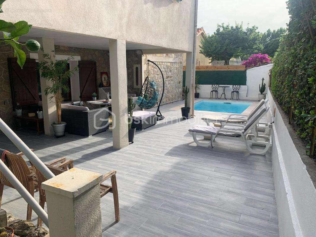 Villa 214 m² + 30 m² à aménager - 6 chambres + bureau - Piscine - photo 17