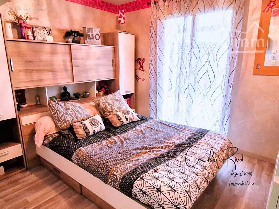 Maison à SAINT-CHRISTOLY-DE-BLAYE