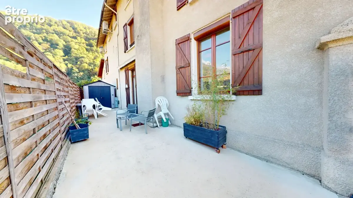 Domène -T3 rez-de-jardin avec 2 extérieurs privatifs et cave - photo 3
