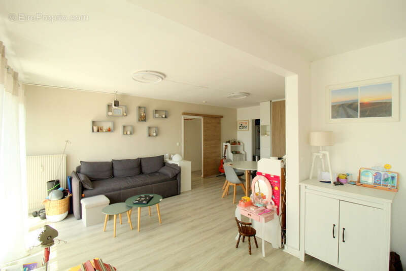 Appartement T3 dernier étage  GEX - photo 9
