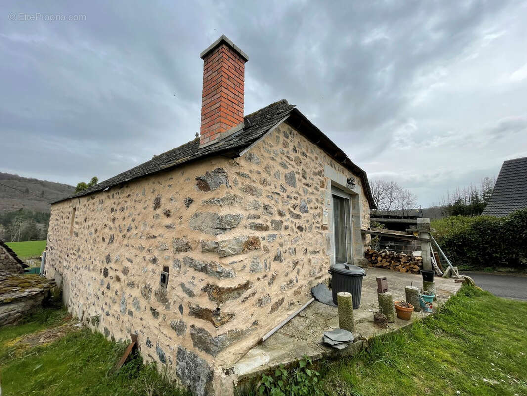 Maison à SAINT-ETIENNE-DE-CHOMEIL