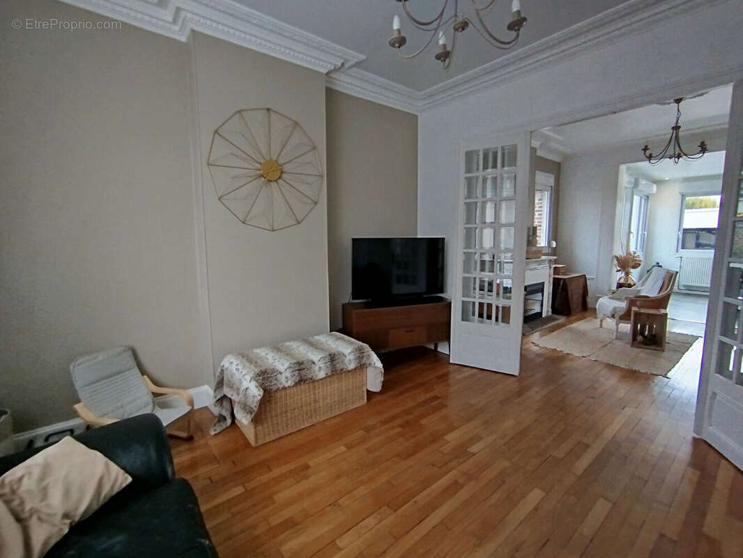 Maison à ORIGNY-SAINTE-BENOITE