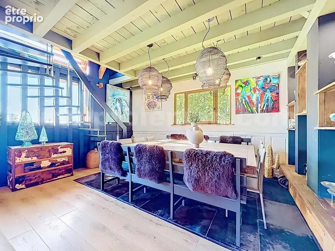 Appartement_T4_Araches_la_frasse_les_carroz_terrasse_balcon_belle_superficie_proche_prox_frontière_Suisse_direction_GENEVE_autoroutes_investissement_locatif_vente_vue_séjour_cuisine_ouverte_calme_nature