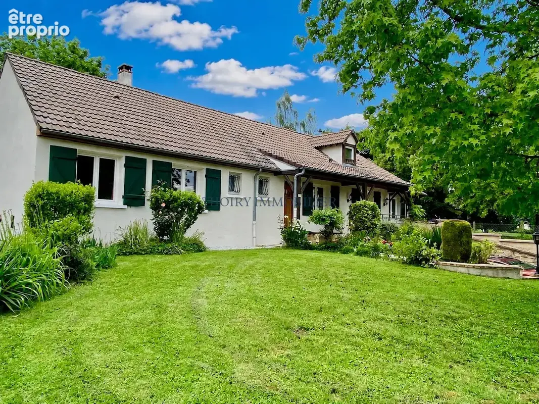 Maison traditionnelle de plain-pied sur sous-sol total et 1174 m2 de terrain. - photo 2