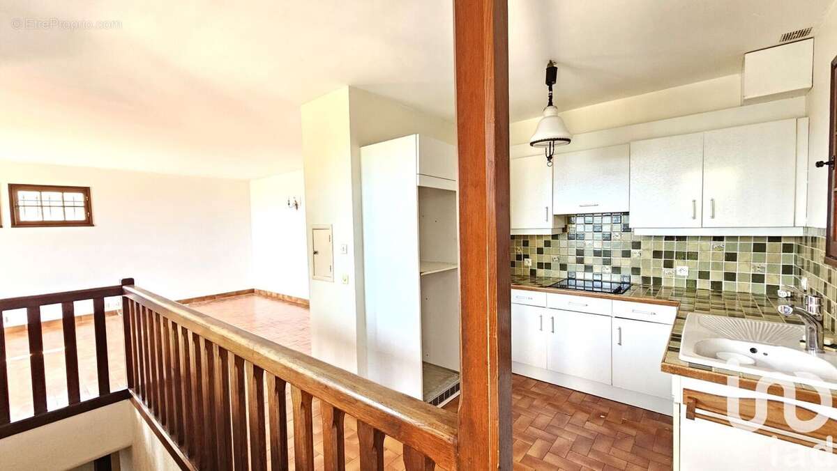 Photo 8 - Maison à ROQUEBRUNE-SUR-ARGENS