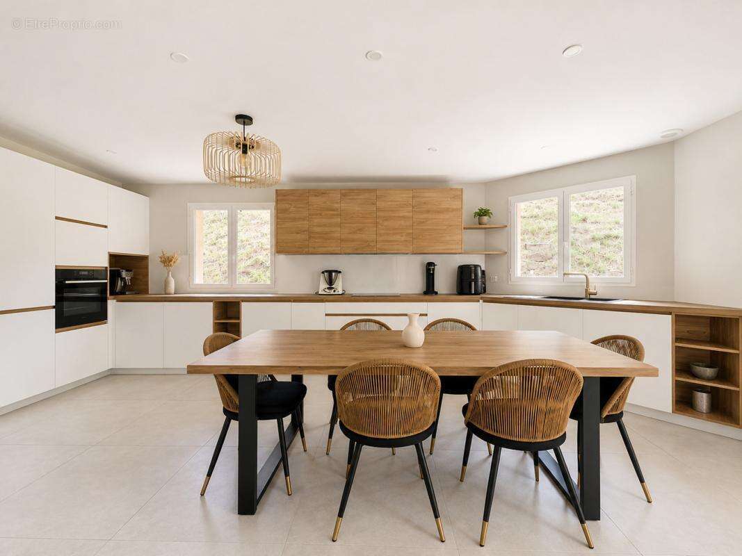 Maison 150 m² à La Tour  - photo 4