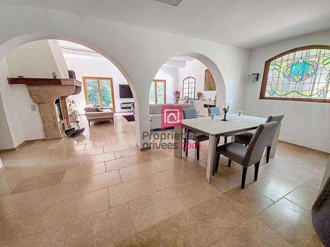 Villa de caractère- La Motte 9 pièces-226 m2- PISCINE- GARAGE - photo 7