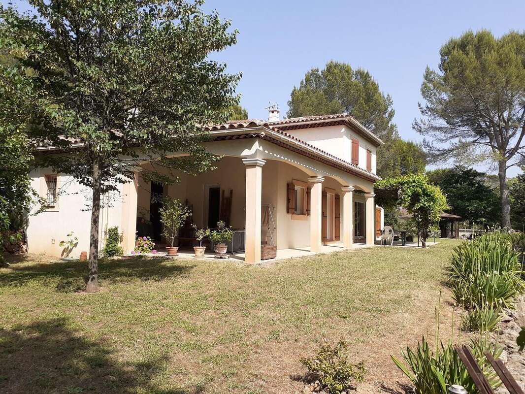   - Maison à DRAGUIGNAN