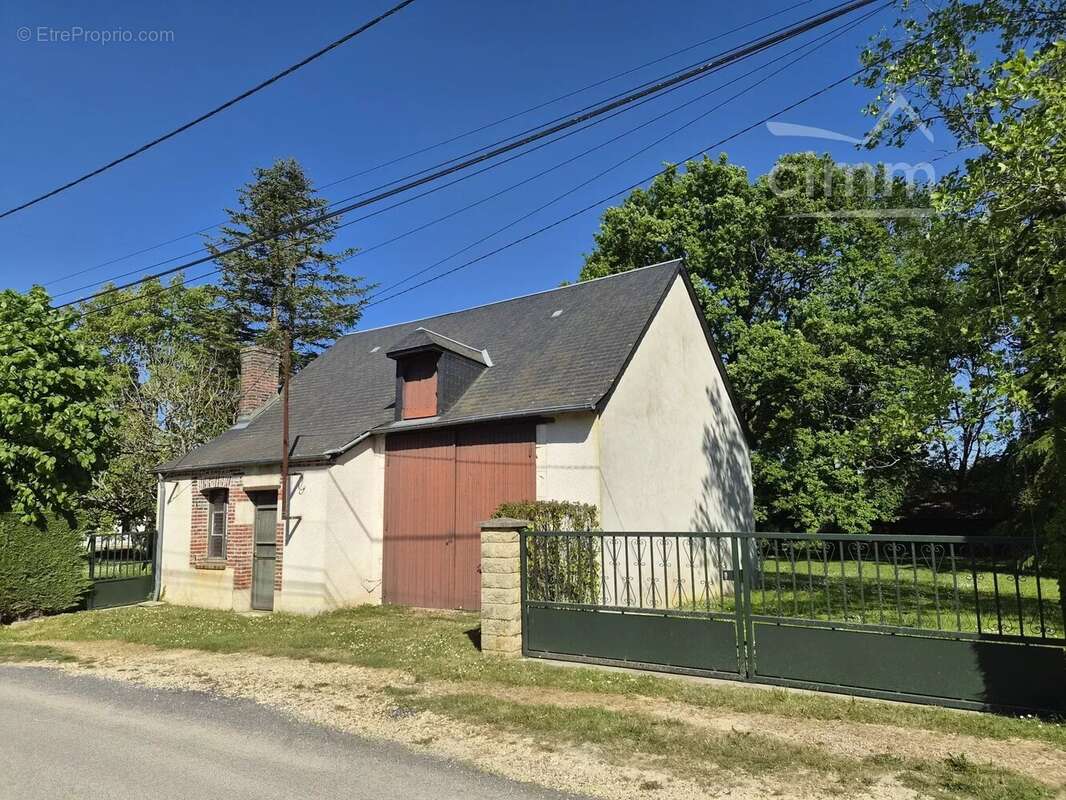 Maison à SAINT-ELOY-DE-GY