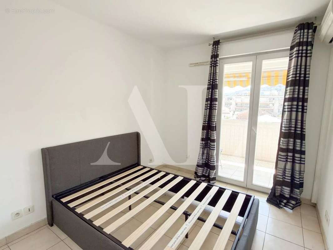 Appartement à VALLAURIS