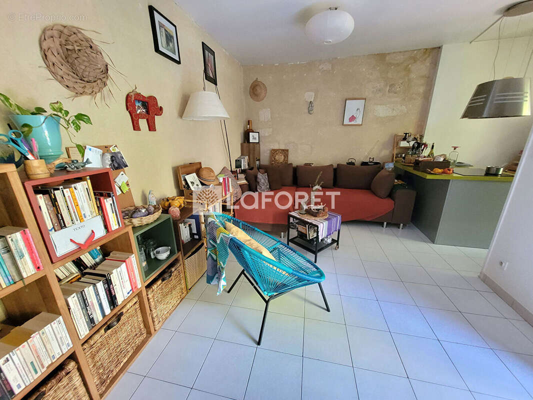 Appartement T3 avec terrasse - photo 2