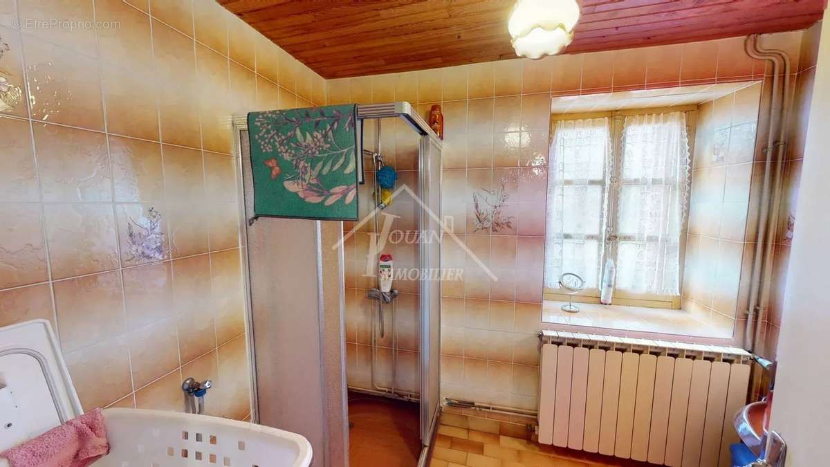 Maison à COUTANSOUZE