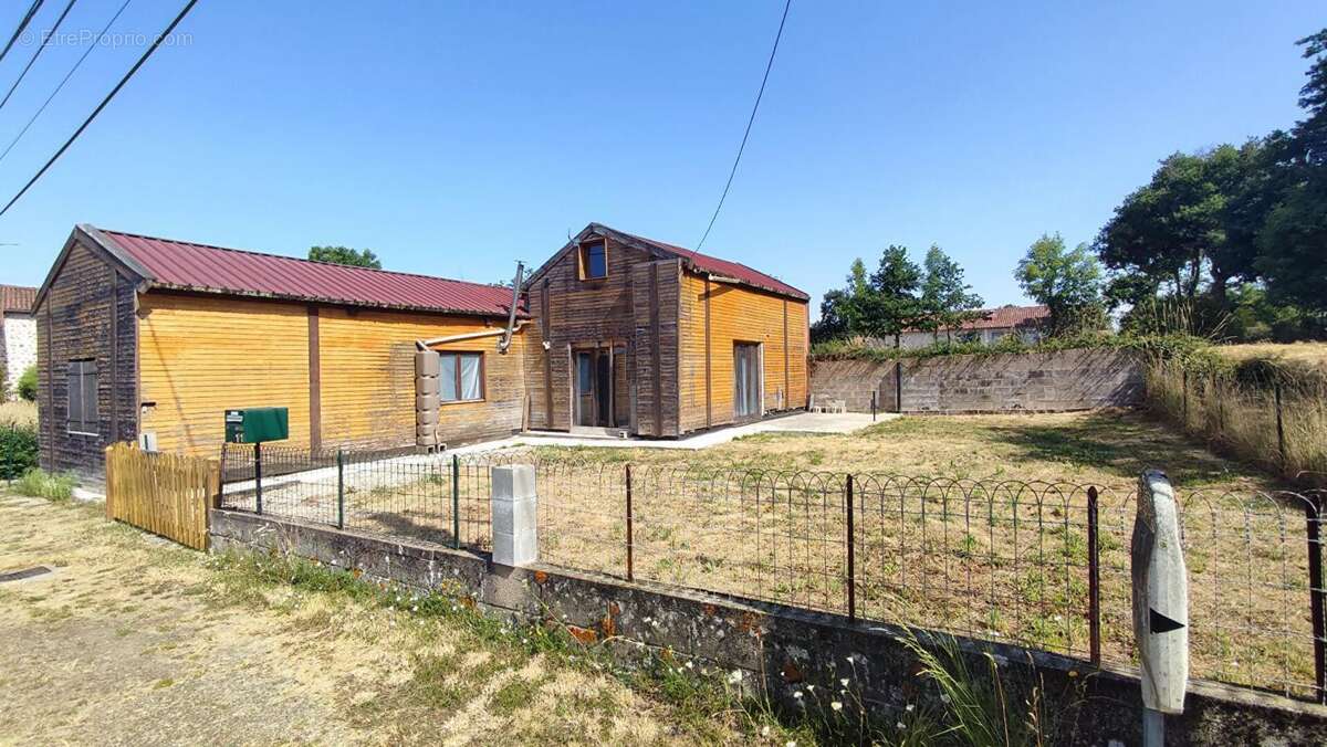 Maison à ORADOUR-FANAIS