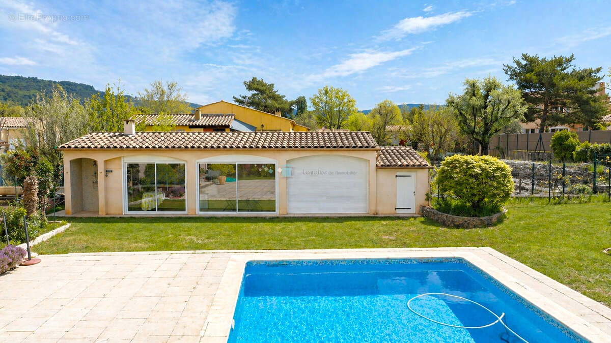VILLA 130 m² et sous sol total sur 1575 m² de terrain avec piscine - photo 3