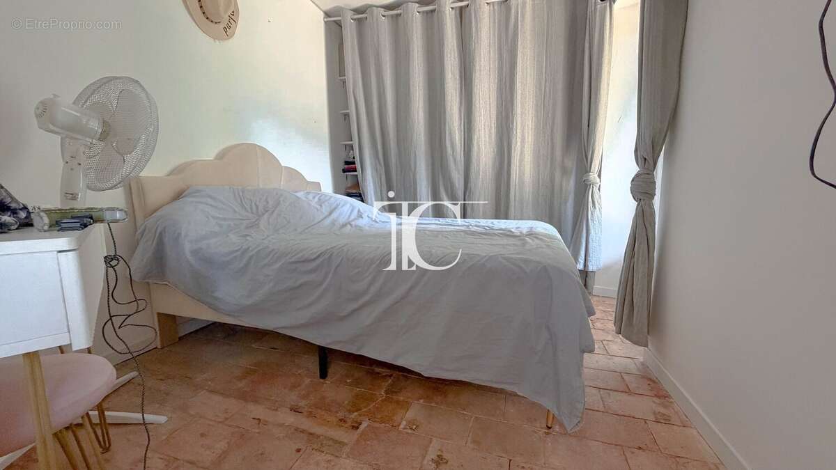 Charmante maison en pierre avec terrasse et jardin, au cur d'un village authentique - photo 8