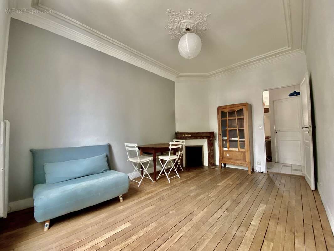 NANTERRE (92) Centre-Ville à vendre Appartement 2 pièces de 42,25 m² - Proche RER - photo 5
