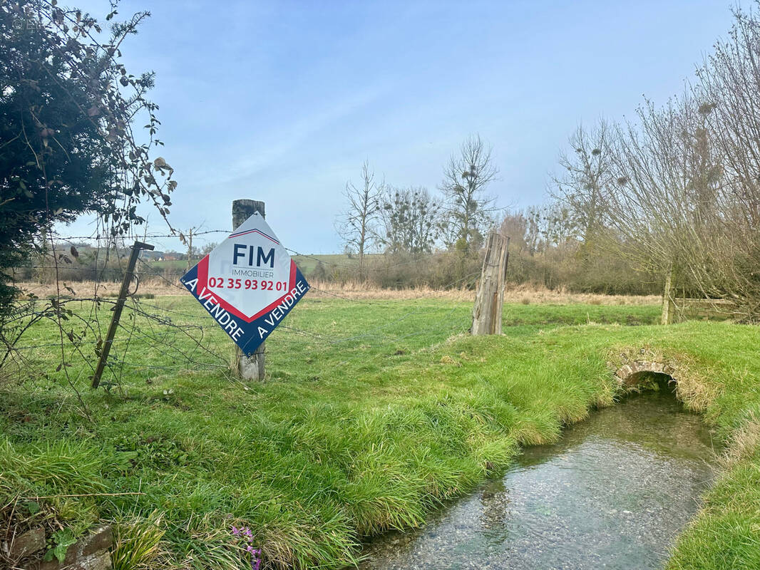 Terrain à LONDINIERES