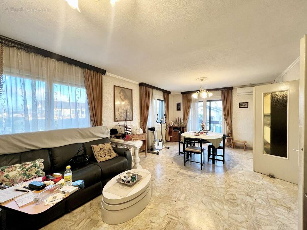 Maison à SAINT-ROMAIN-DE-JALIONAS