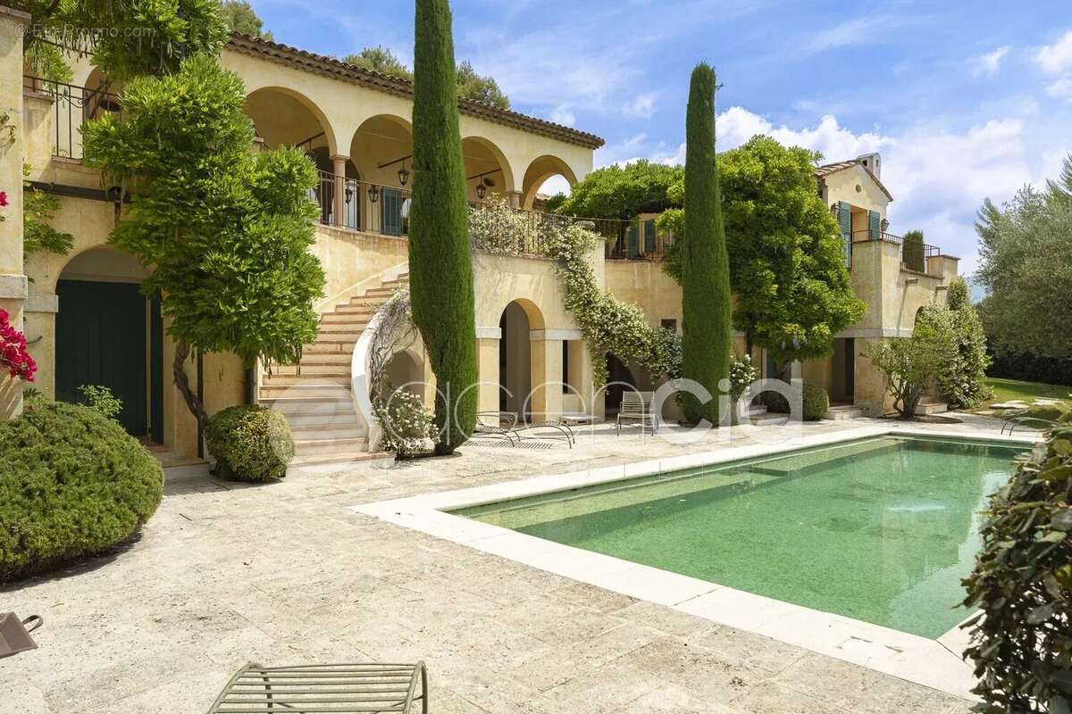 Maison à CARROS