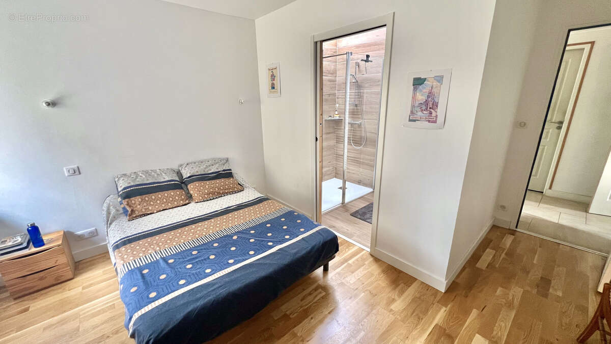 Maison à BECON-LES-GRANITS