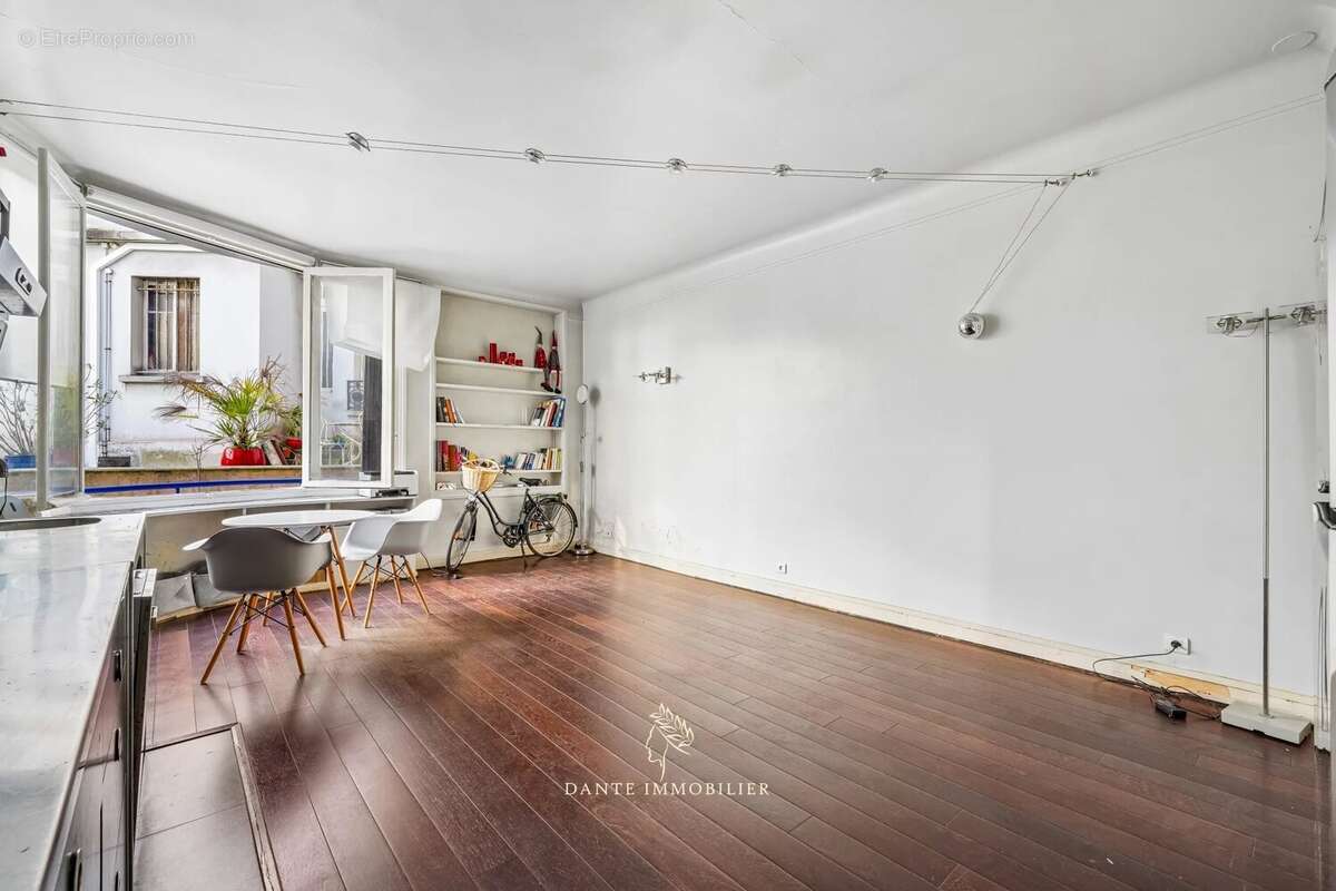 Appartement à PARIS-7E