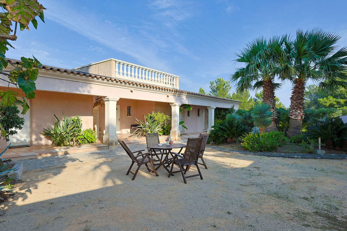 Maison à ENSUES-LA-REDONNE