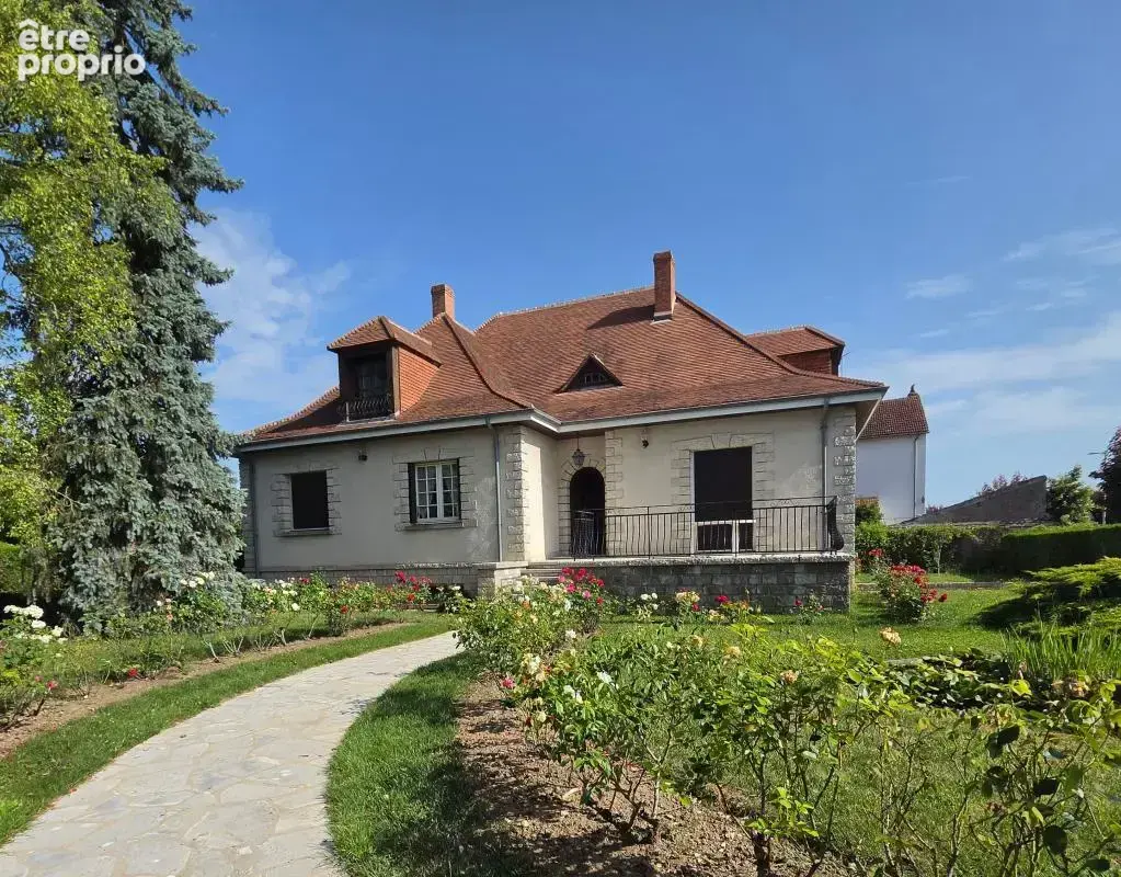 Maison à TOURY