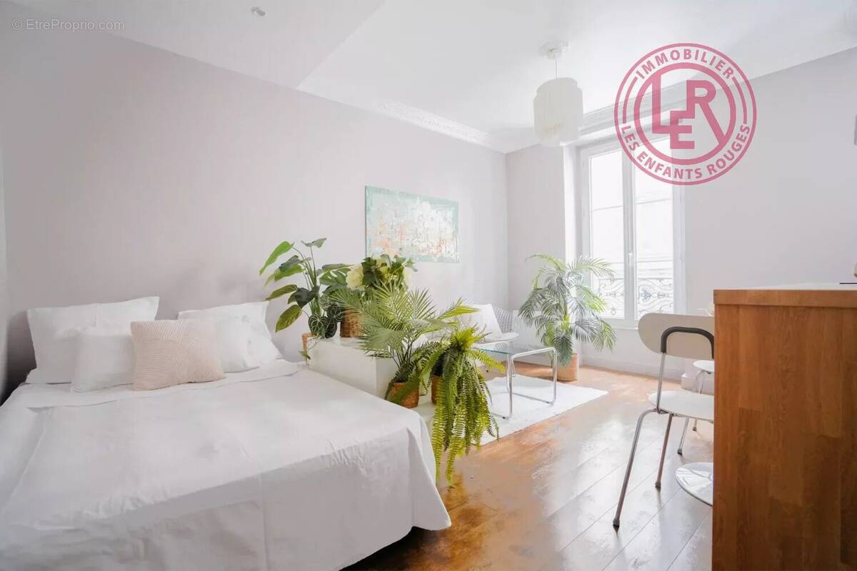 Appartement à PARIS-7E