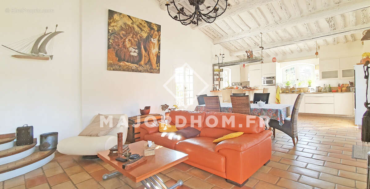 Maison à LE CASTELLET