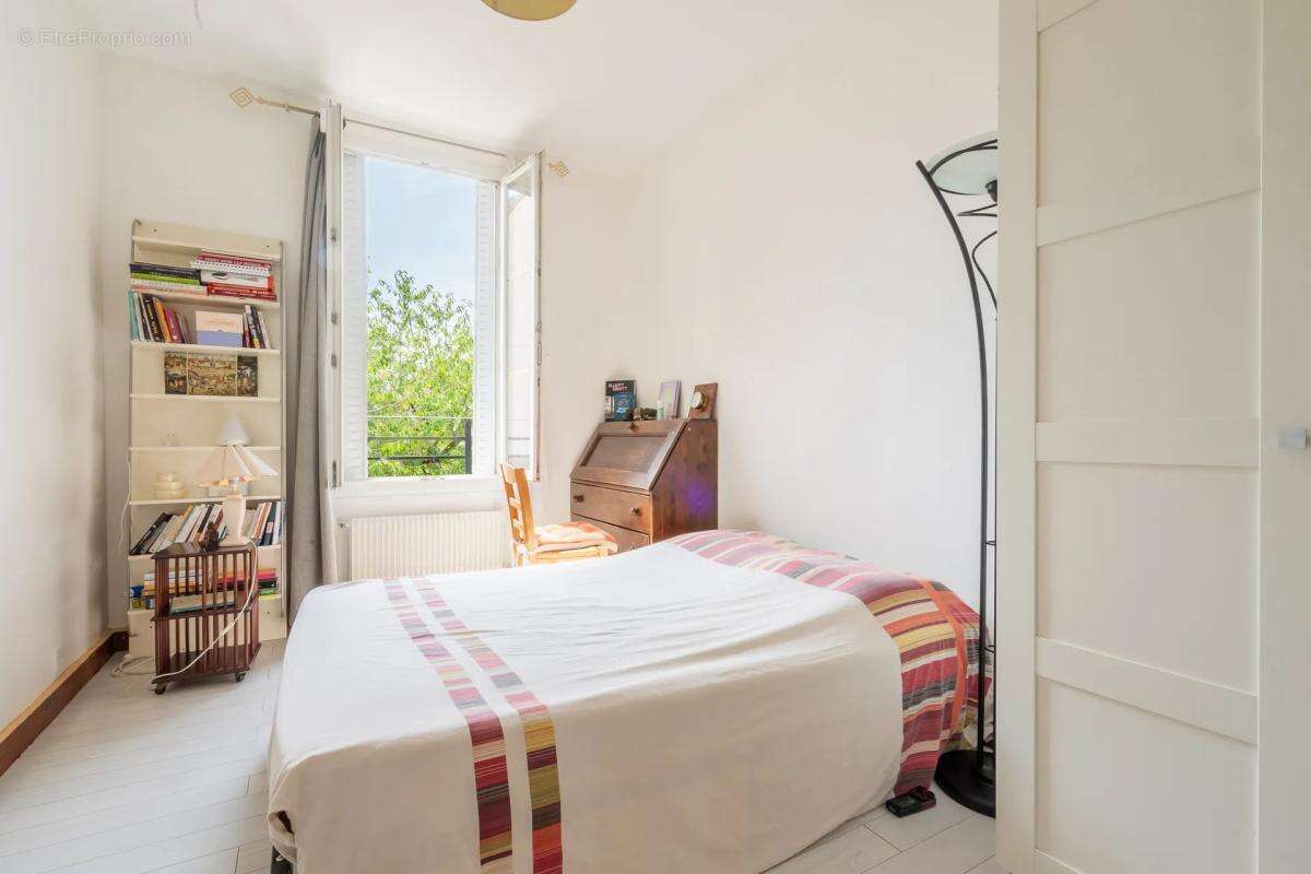 Maison de 9 pièces de 196 m² à Aubervilliers - photo 9