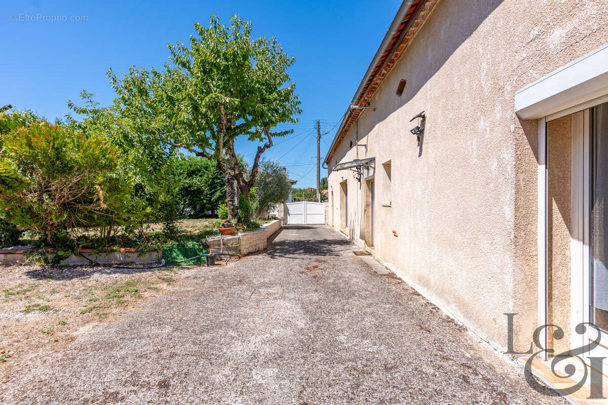 Maison rénovée à vendre proche commerces de Villeneuve-sur-Lot - photo 18