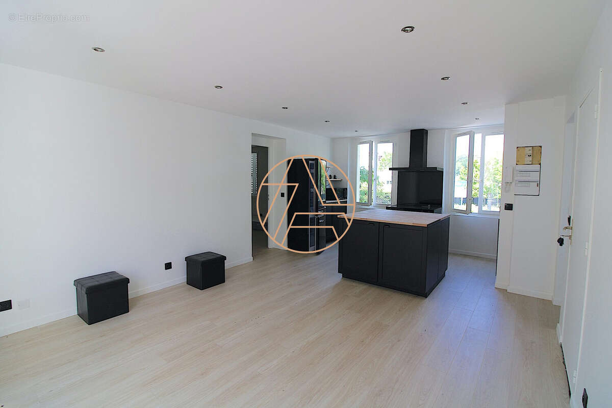 Appartement à SAINT-MAUR-DES-FOSSES