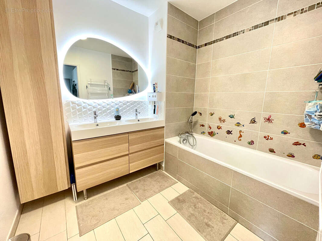 Appartement à COLOMBES