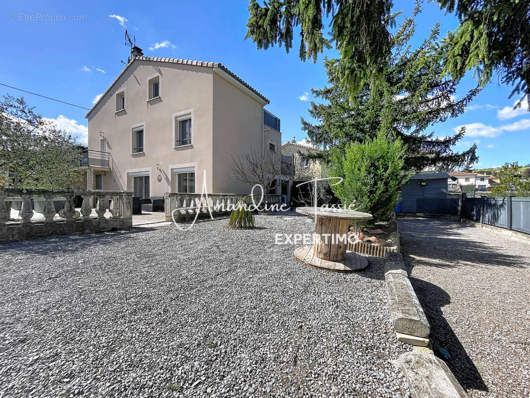 Sur les hauteurs de Millau, villa de 148m2 avec piscine et terrain de 715m2 - photo 2