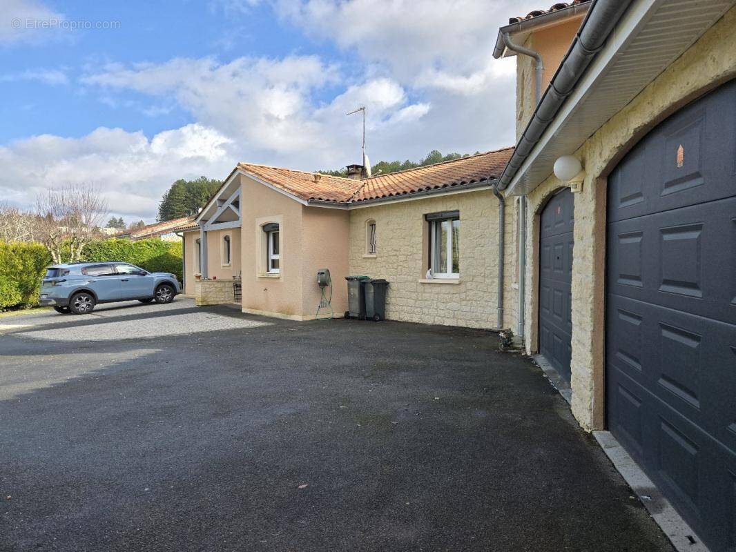 Maison à COULOUNIEIX-CHAMIERS
