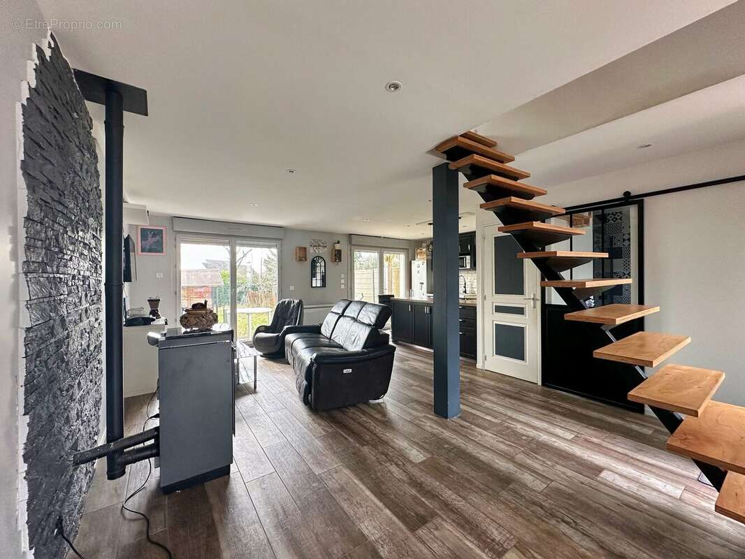 Maison à MAGNY-LES-HAMEAUX