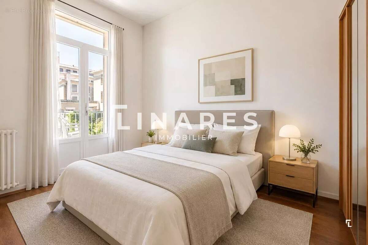 CENTRAL PARADIS - Appartement T4 de 158m2 - Balcon - Cave -  2 chambres de bonne - 13008 - photo 16