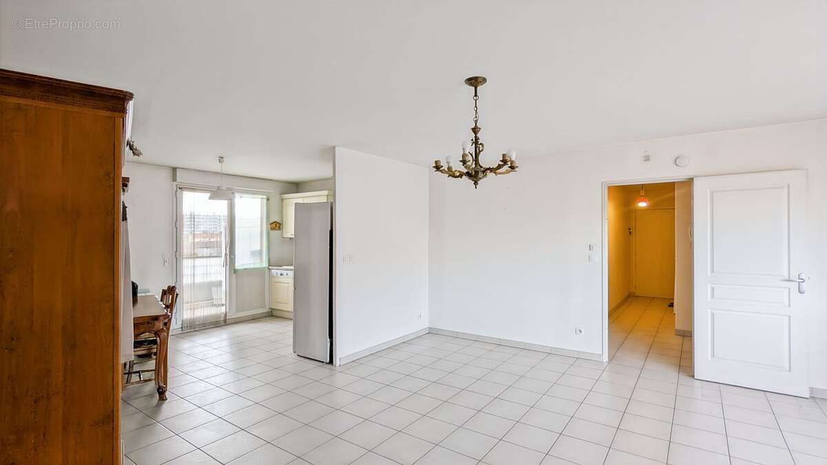 Appartement à PIERRE-BENITE