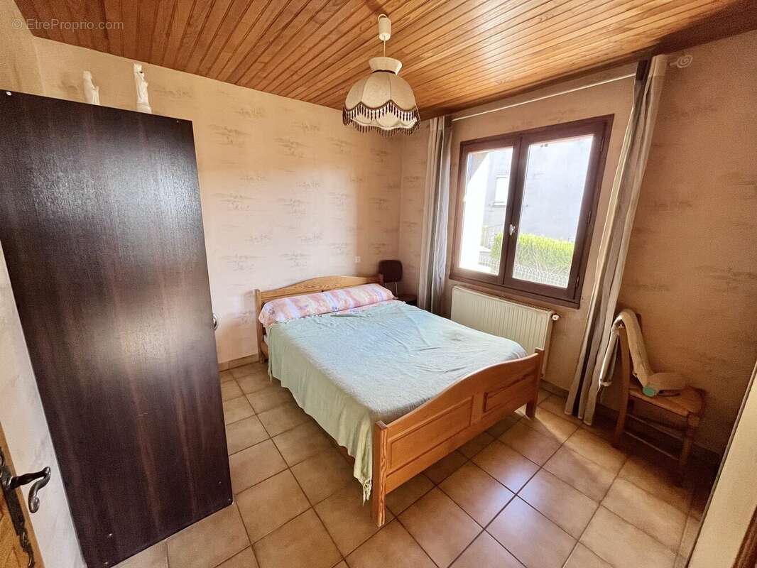 Maison à RIEUTORT-DE-RANDON