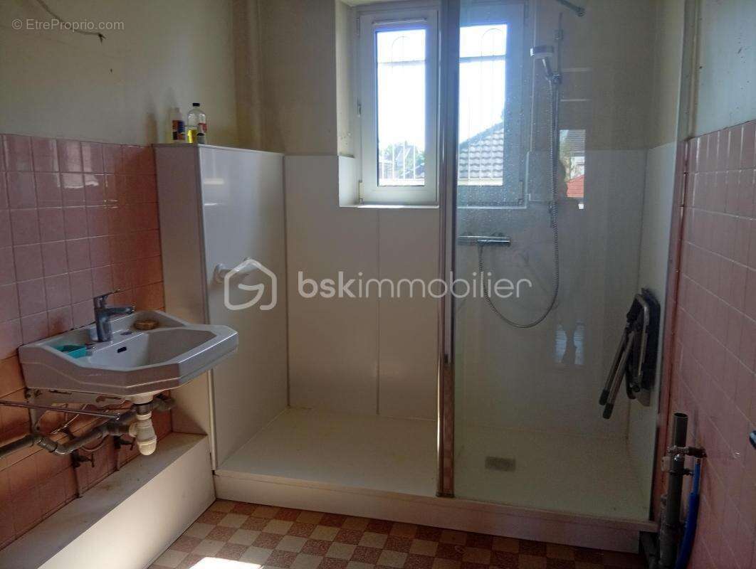 Immeuble avec garage Double potentiel habitation ou investissement - photo 18